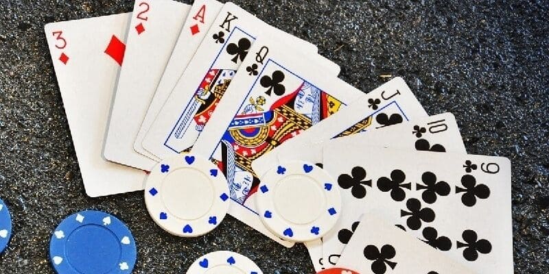 Chiến thuật chơi Sâm lốc 8xbet để nâng cao tỷ lệ chiến thắng